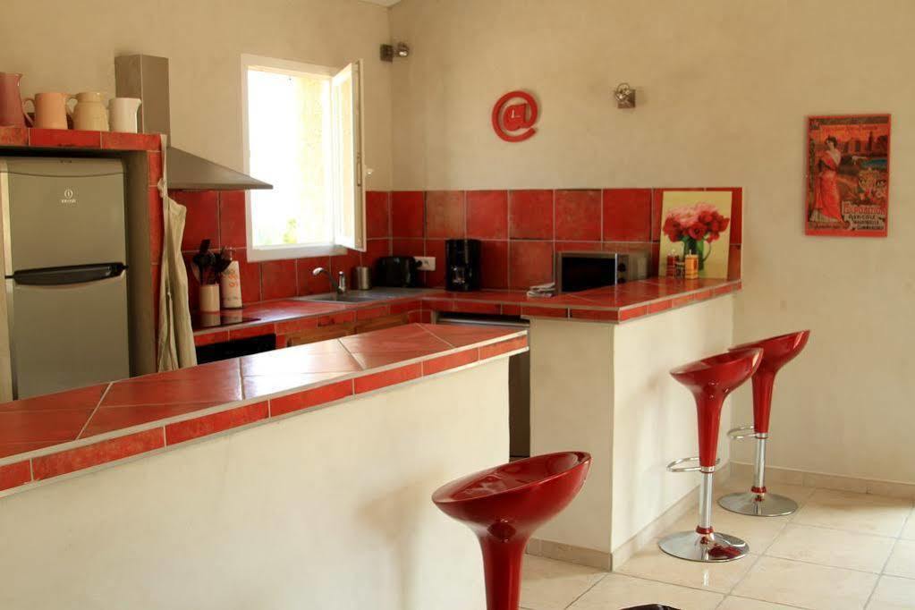 Le Mas Des Genets Saint-Remy-de-Provence Luaran gambar